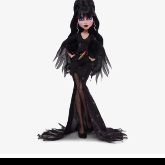 Elvira, Mistress of the Dark Monster High Skullector Doll